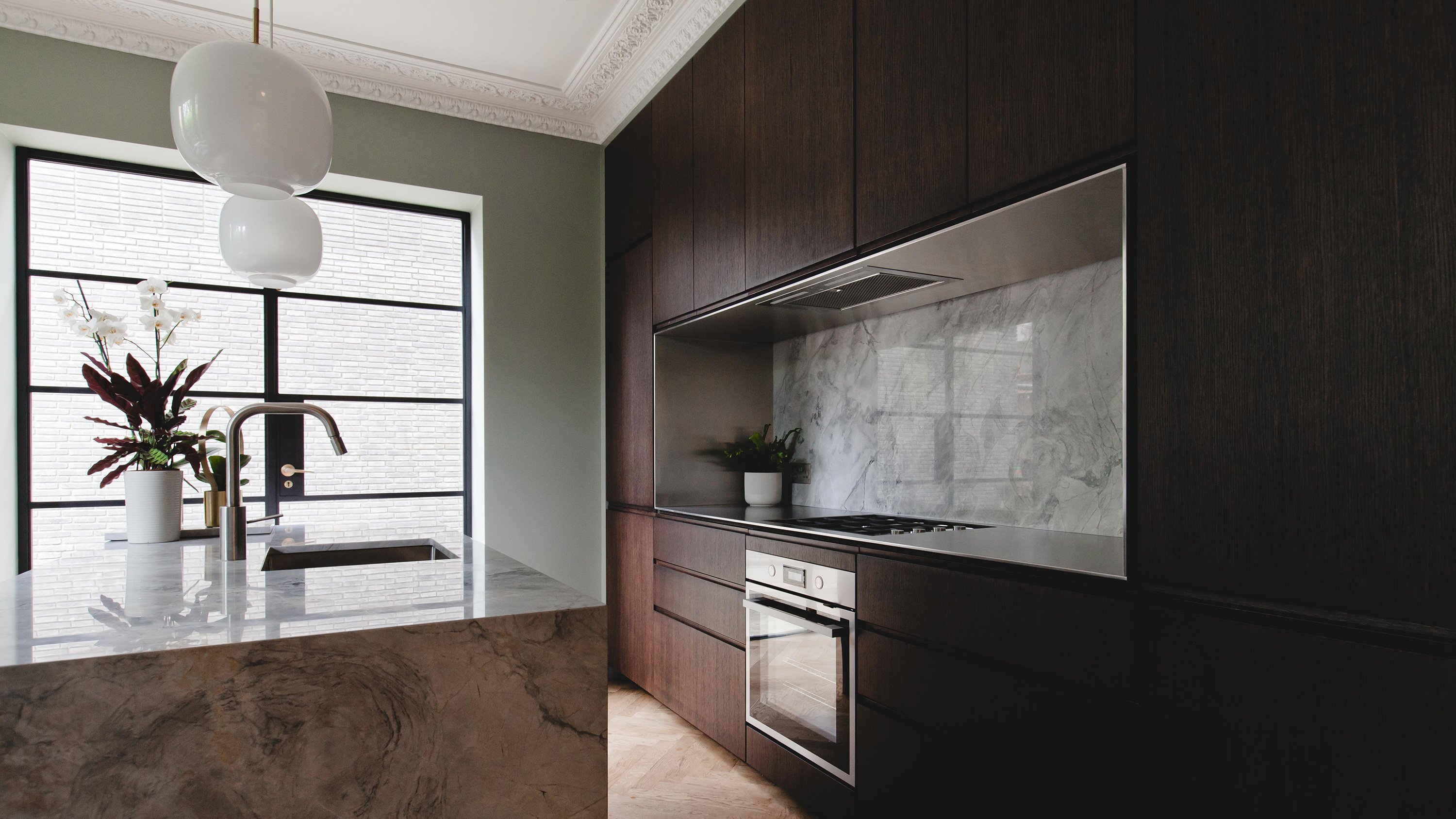 HOLTE_KITCHEN_STAINED_OAK_VENEER_MARBLE_SPLASHBACK_WORKTOP_ISLAND_01