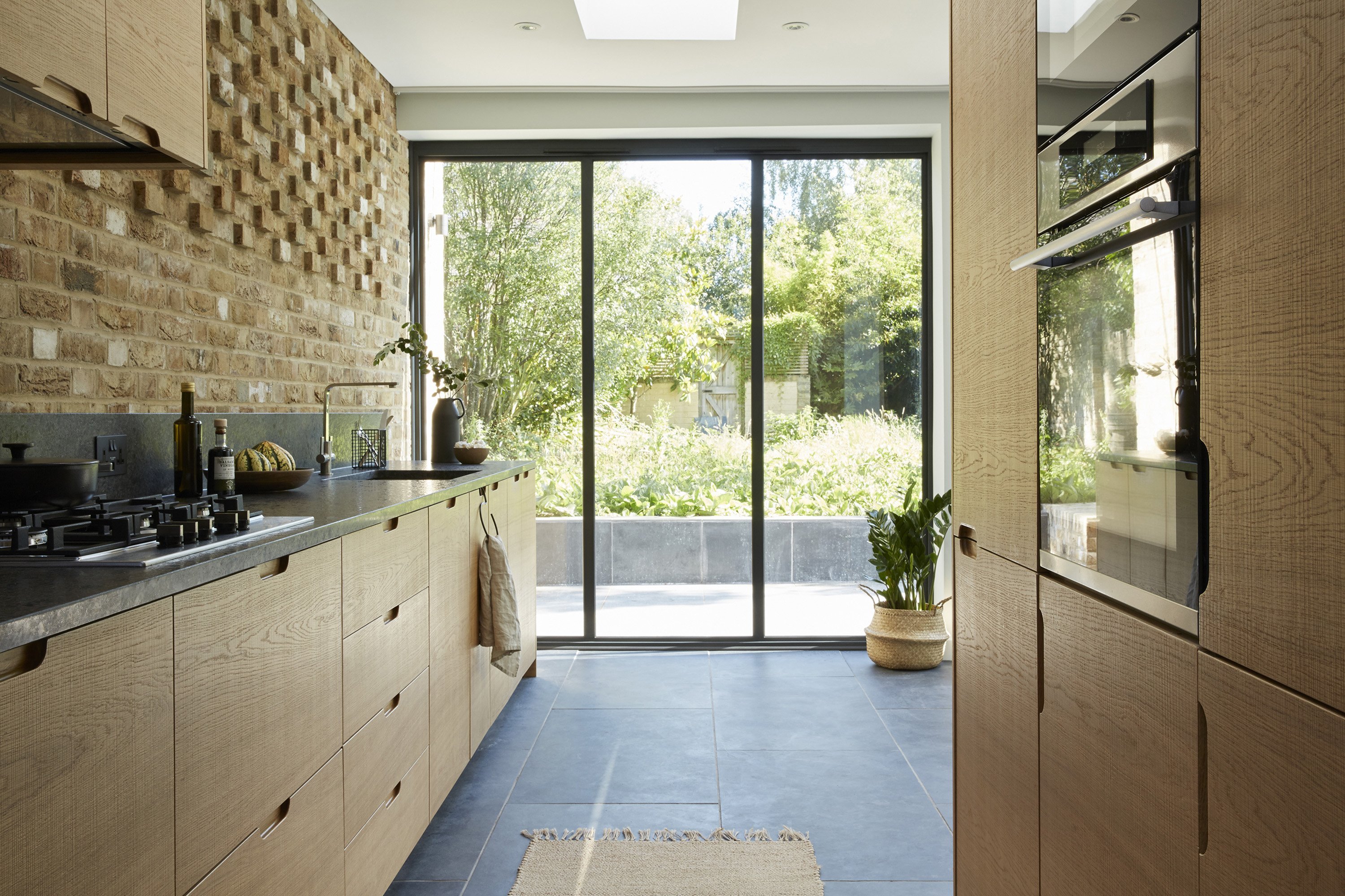 HOLTE_ROUGH_SAWN_OAK_VENEER_GRANITE_SPLASHBACK_KITCHEN_08