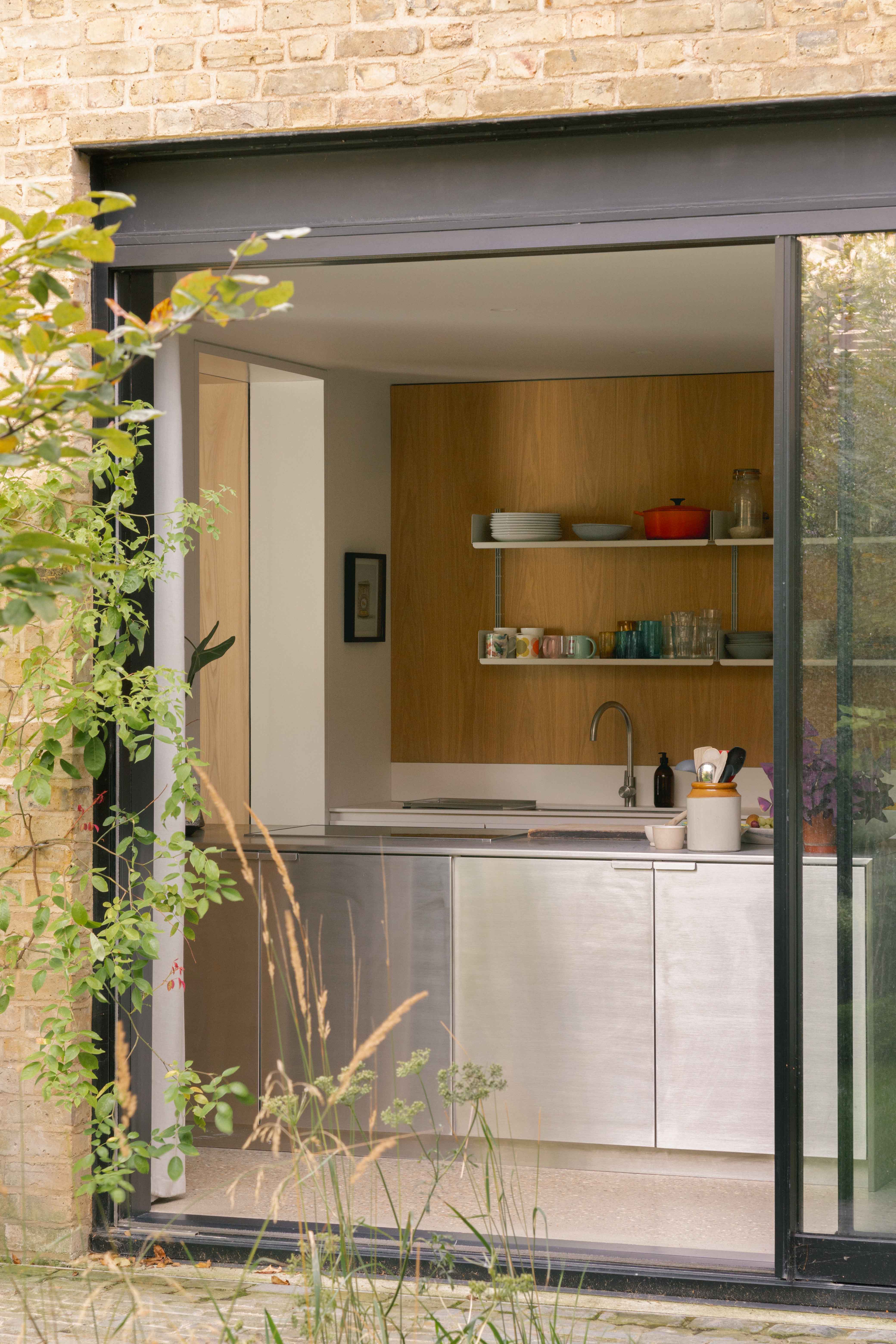 LEO COACH HOUSE-HOLTE-03-LOWRES